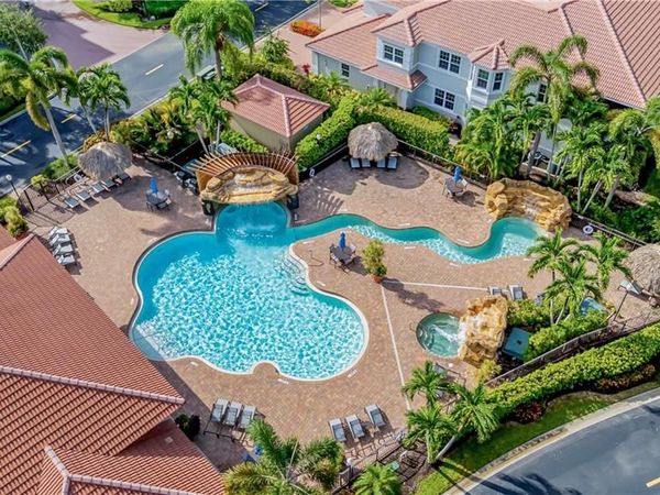 605 El Camino Real , Unit 102, NAPLES, FL 34119