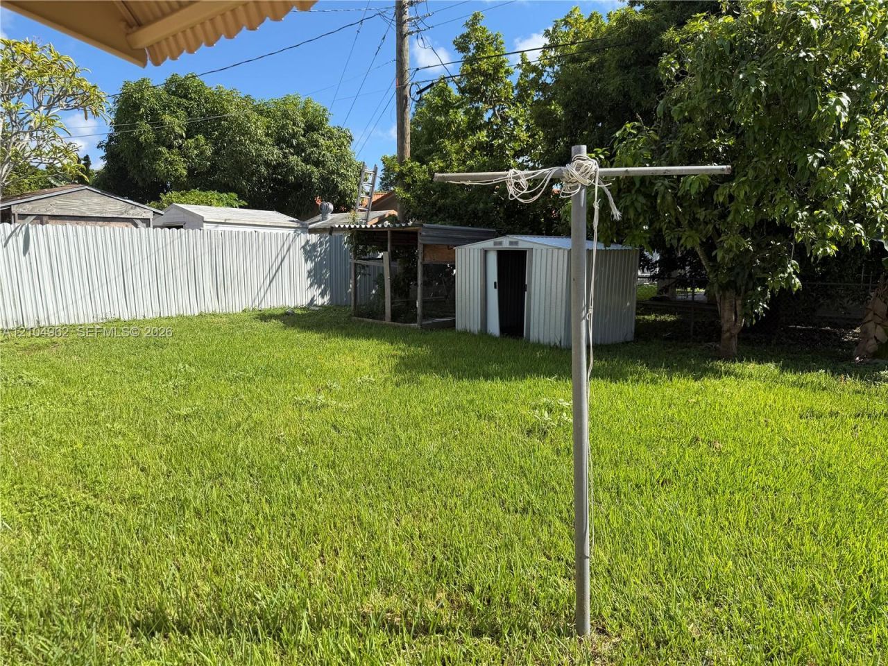 9960 SW 42nd St, Miami, FL 33165 Photo