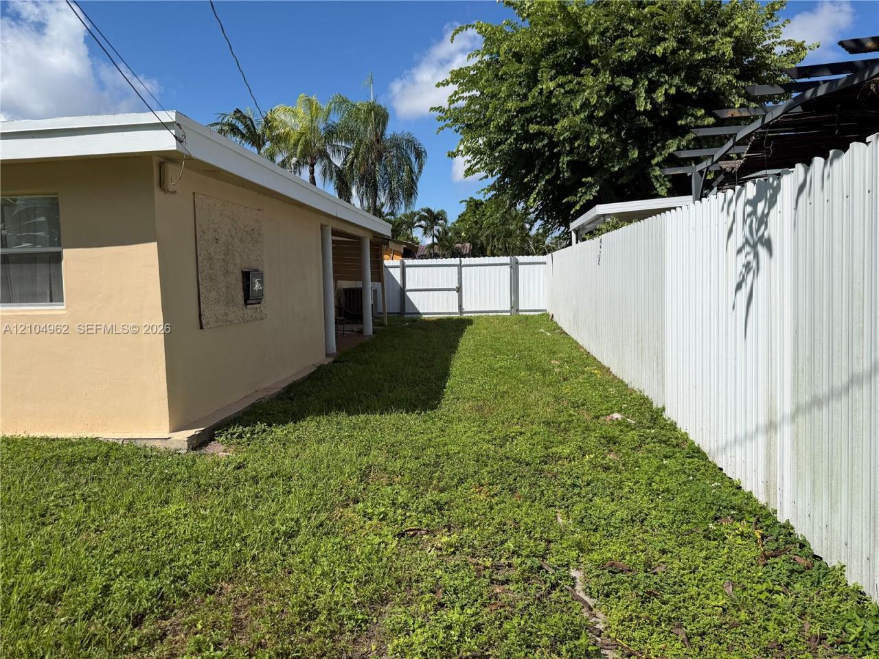 9960 SW 42nd St, Miami, FL 33165 Photo