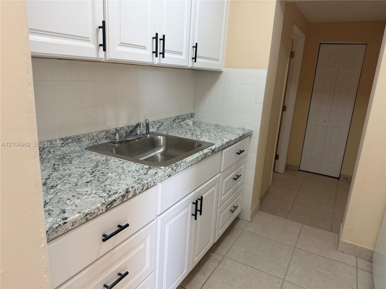 9960 SW 42nd St, Miami, FL 33165 Photo