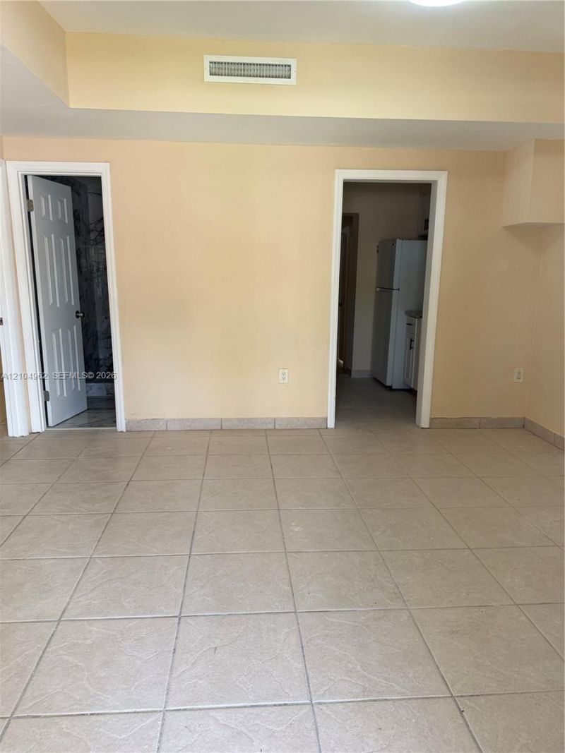 9960 SW 42nd St, Miami, FL 33165 Photo