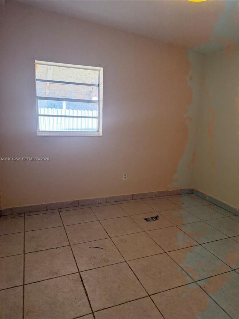 9960 SW 42nd St, Miami, FL 33165 Photo
