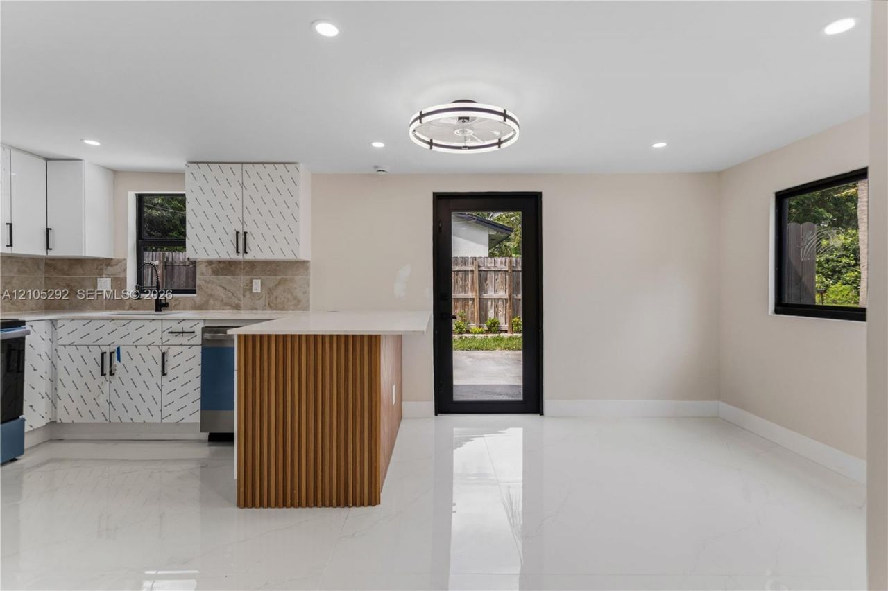 1480 NE 28th St, Pompano Beach, FL 33064 Photo