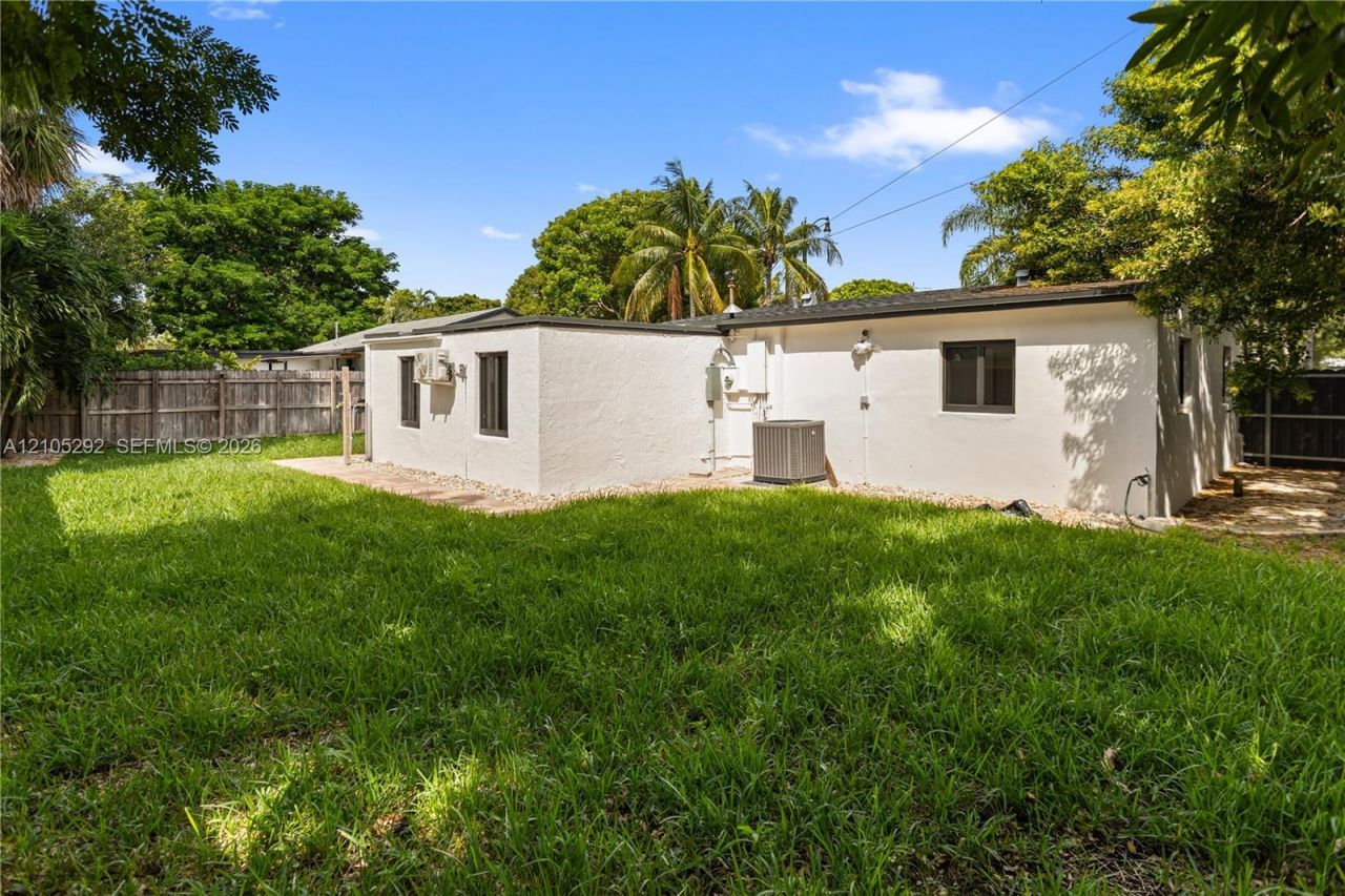 1480 NE 28th St, Pompano Beach, FL 33064 Photo