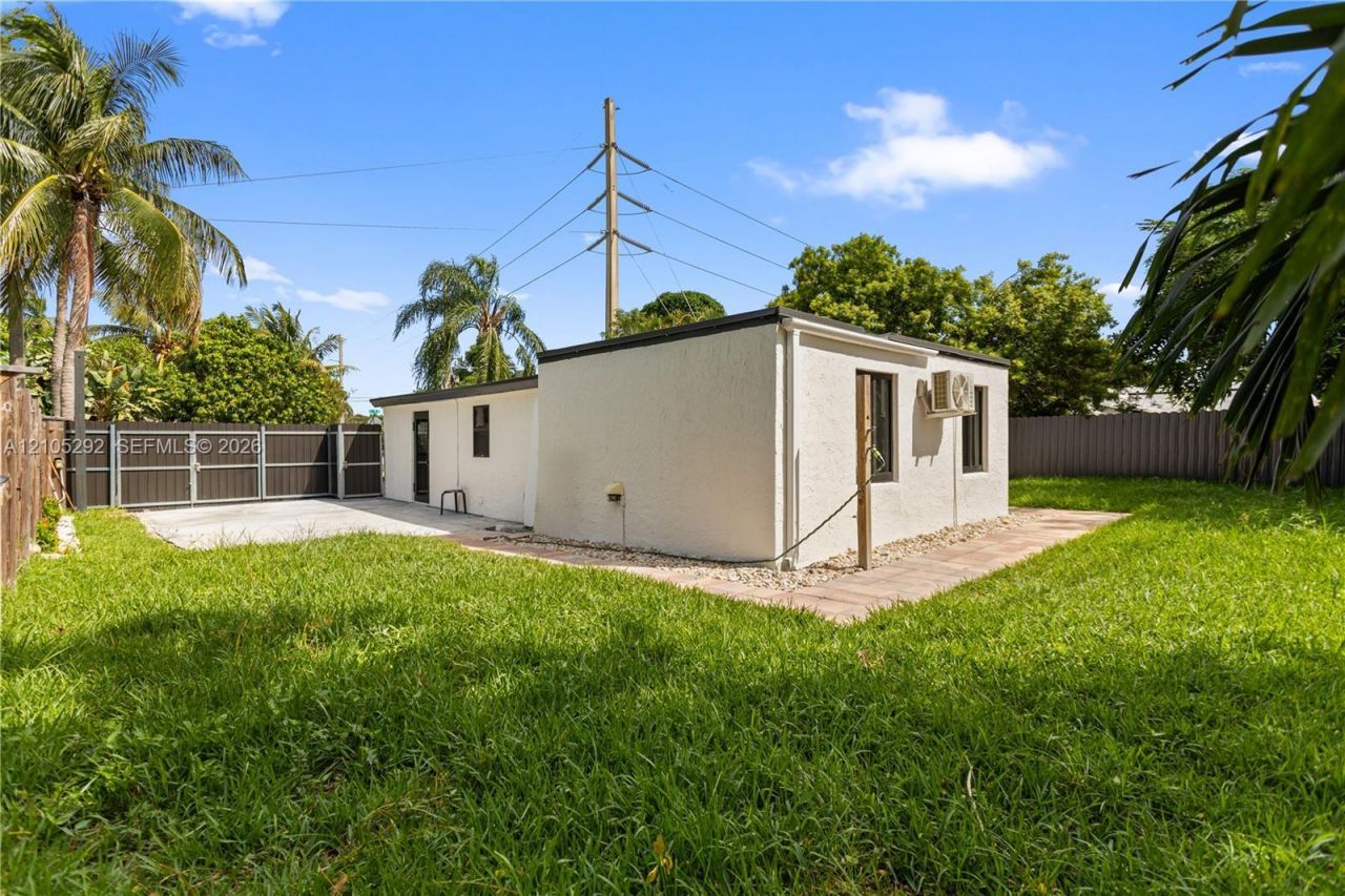 1480 NE 28th St, Pompano Beach, FL 33064 Photo