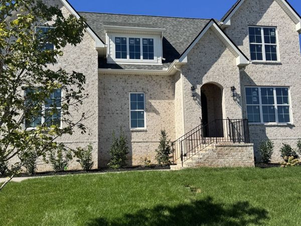 1010 Stone Creek Ln , Lebanon, TN 37087