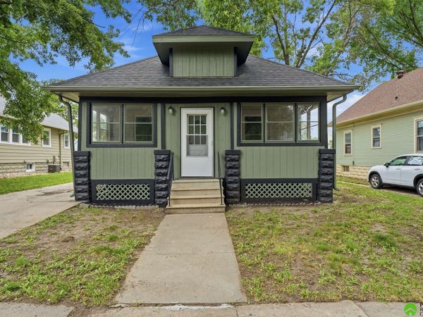 2284 Sheldon Street, Lincoln, NE 68503