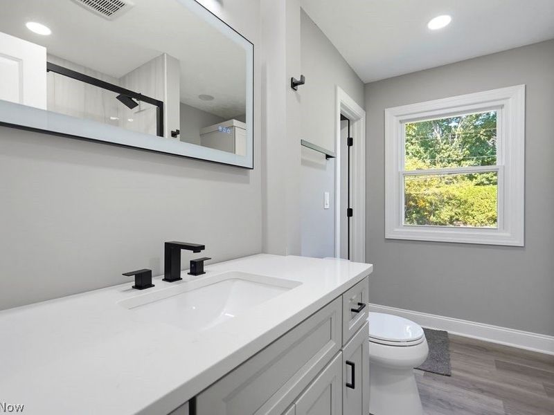 3246 E Waterloo Road, Akron, OH 44312 Photo 20