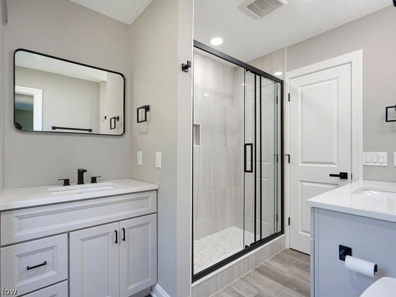 3246 E Waterloo Road, Akron, OH 44312 Photo 22