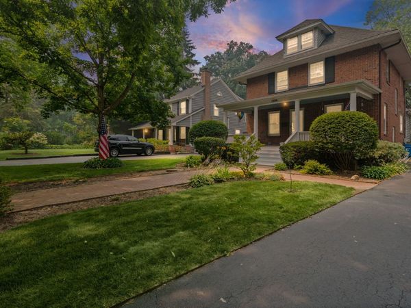 1538 Oakwood Avenue , Highland Park, IL 60035