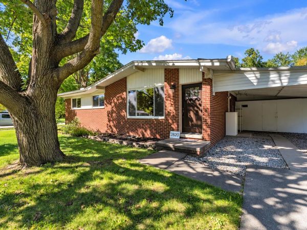 2820 Hollywood Drive, Ann Arbor, MI 48103