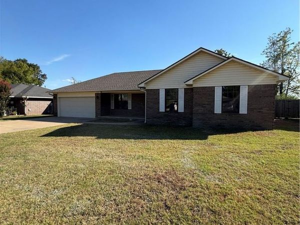 1524 15th Street , Russellville, AR 72802