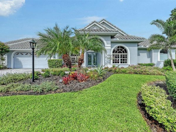 8136 REGENTS COURT, UNIVERSITY PARK, FL 34201