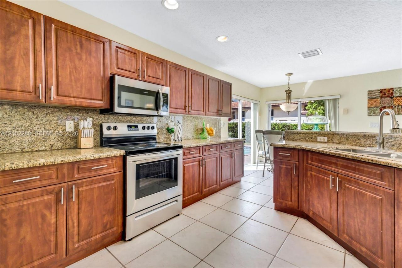 17315 SW 13th St, Pembroke Pines, FL 33029 Photo