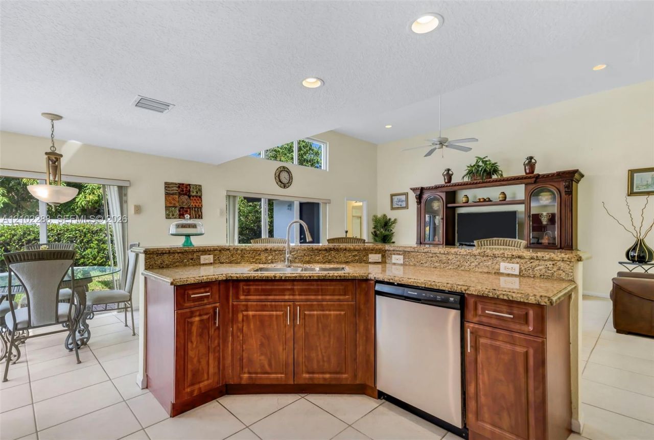17315 SW 13th St, Pembroke Pines, FL 33029 Photo