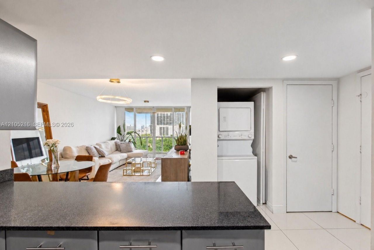 1861 NW S River Dr, Unit 1010, Miami, FL 33125 Photo