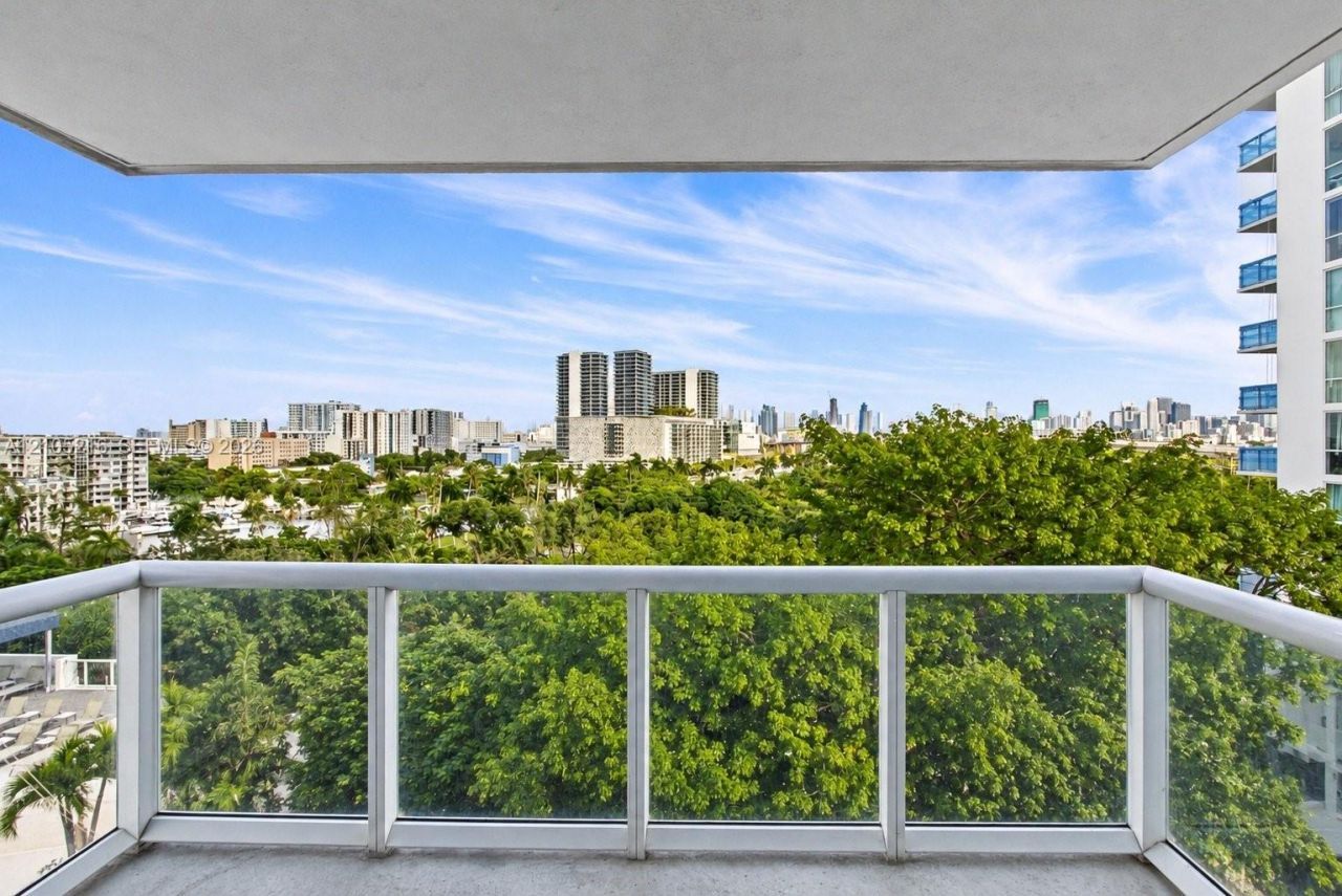 1861 NW S River Dr, Unit 1010, Miami, FL 33125 Photo