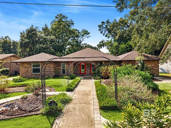 7 & 9 N Grand Boulevard, Fairhope, AL 36532