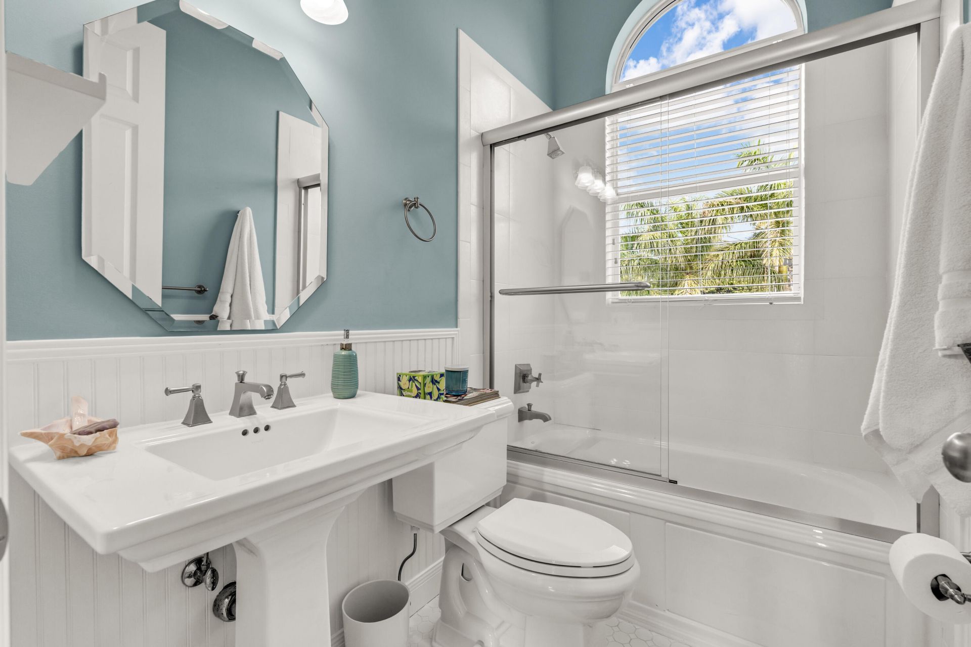 126 Point Pleasant Drive, Key Largo, FL 33037 Photo