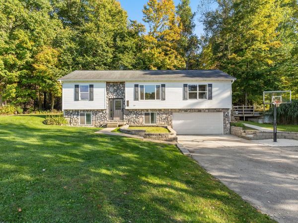 6927 Forestview Trail, Saranac, MI 48881