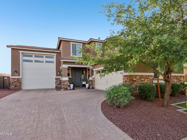 17365 W HEDGEHOG Place, Surprise, AZ 85387