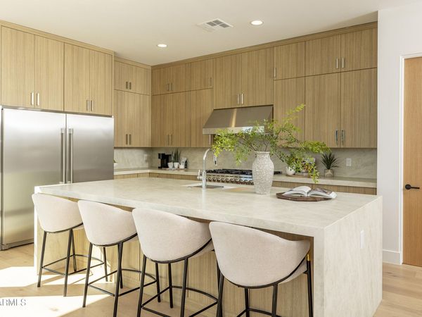 3021 E Rosemonte Drive, Phoenix, AZ 85050