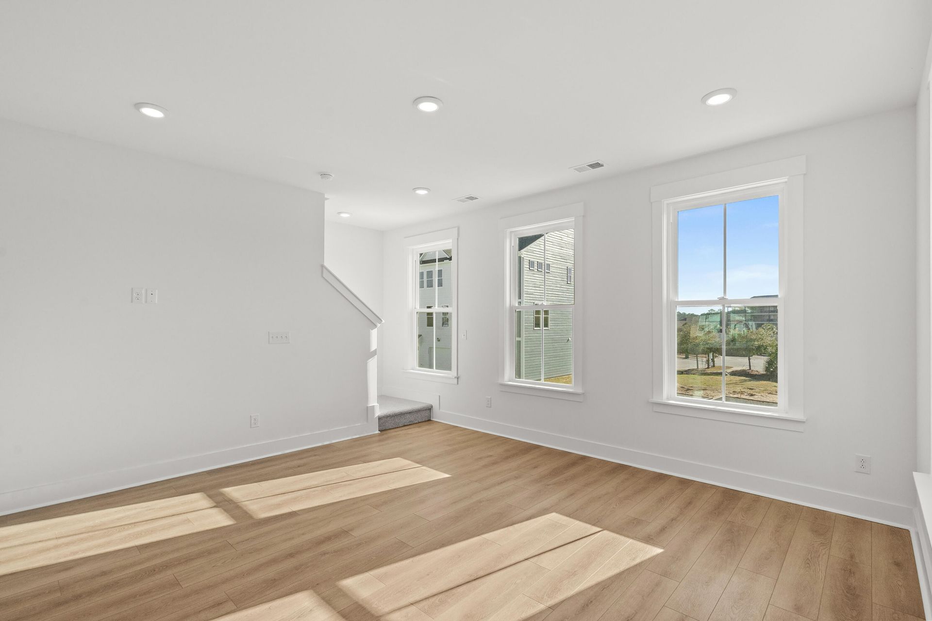 4081 Saint Johns Avenue Photo 6