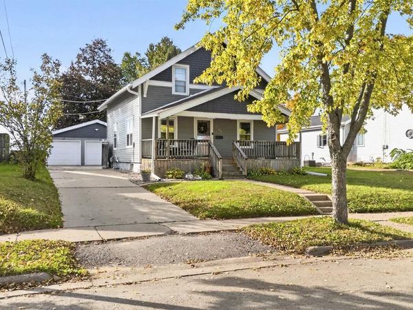 1107 S PEARL STREET, New London, WI 54961