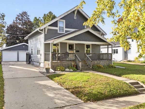 1107 S PEARL STREET, New London, WI 54961