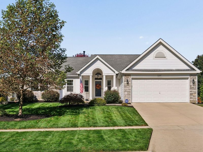 2497 Abbey Knoll Drive, Lewis Center, OH 43035 Photo 2