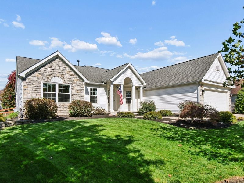 2497 Abbey Knoll Drive, Lewis Center, OH 43035 Photo 3