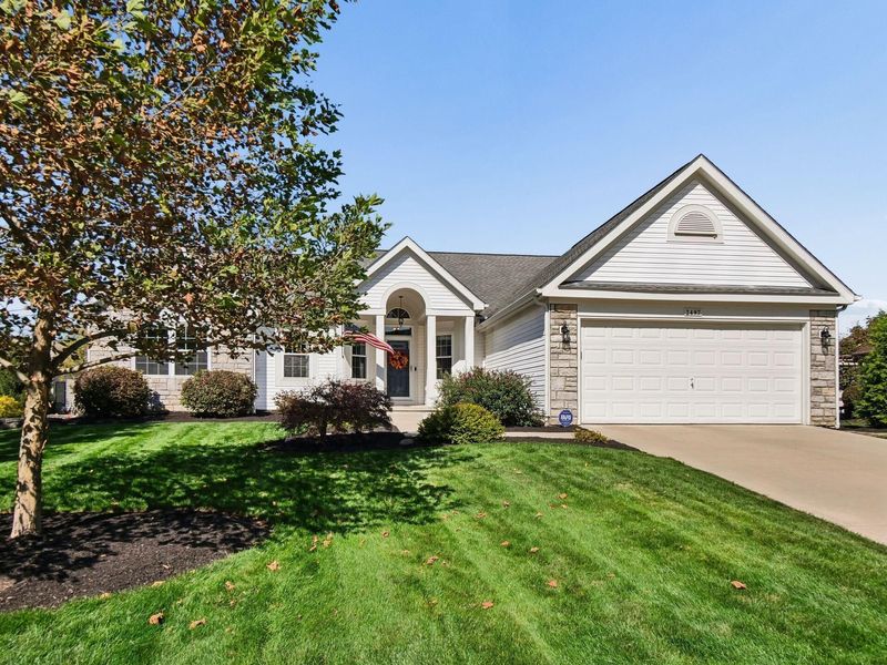 2497 Abbey Knoll Drive, Lewis Center, OH 43035 Photo 4