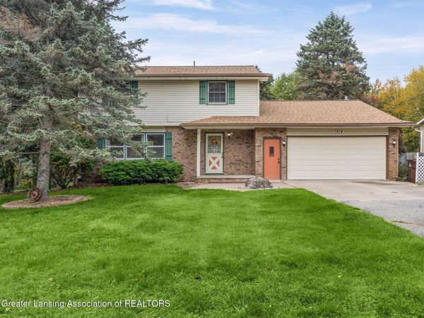 1514 W Herbison Road, DeWitt, MI 48820