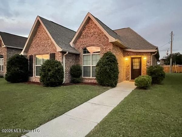 509 Palm Breeze Drive, Ocean Springs, MS 39564