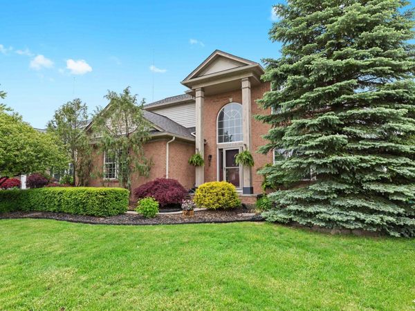 27679 E Mockingbird Drive, Flat Rock, MI 48134