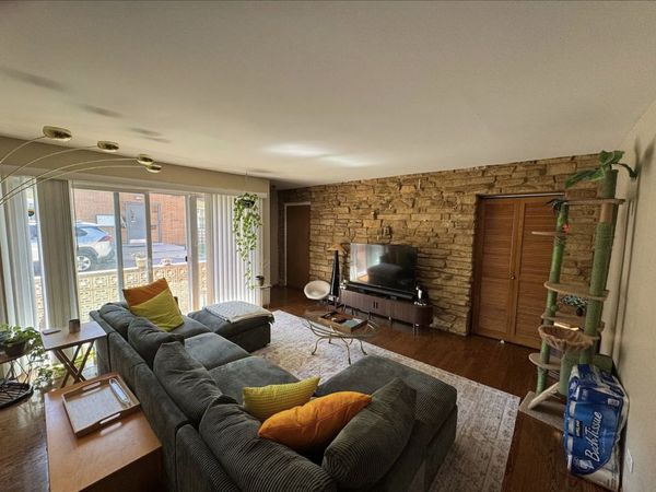 13 Scotdale Road , Unit 1, La Grange Park, IL 60526