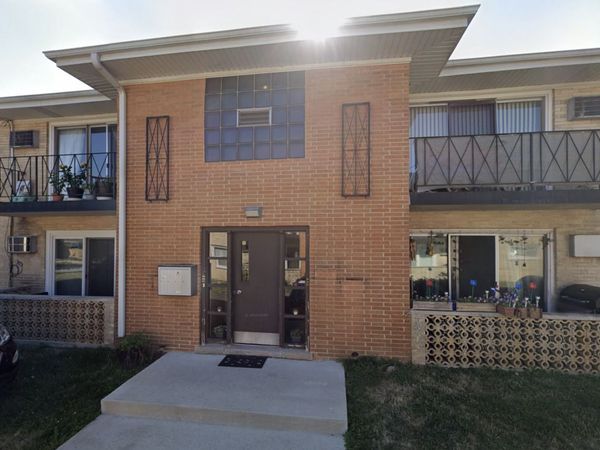 9 Scotdale Road , Unit 4, La Grange Park, IL 60526