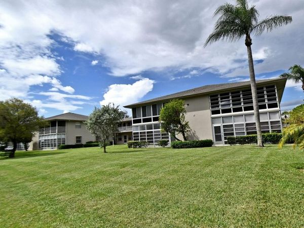 12 Lake Vista Trail, Unit 202, Port St. Lucie, FL 34952