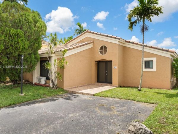 561 SW 88th PL W, Miami, FL 33174