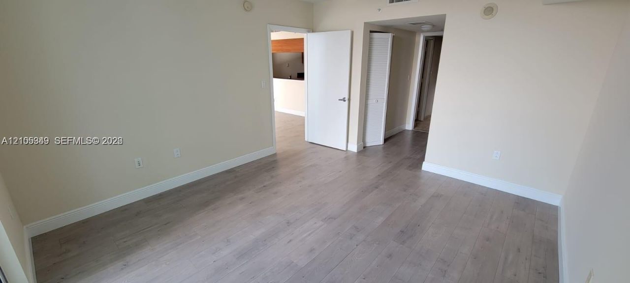 1800 N Bayshore Dr, Unit 2704, Miami, FL 33132 Photo