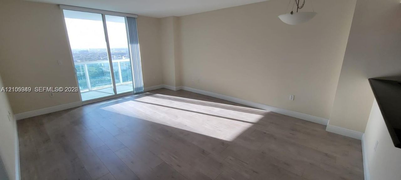 1800 N Bayshore Dr, Unit 2704, Miami, FL 33132 Photo