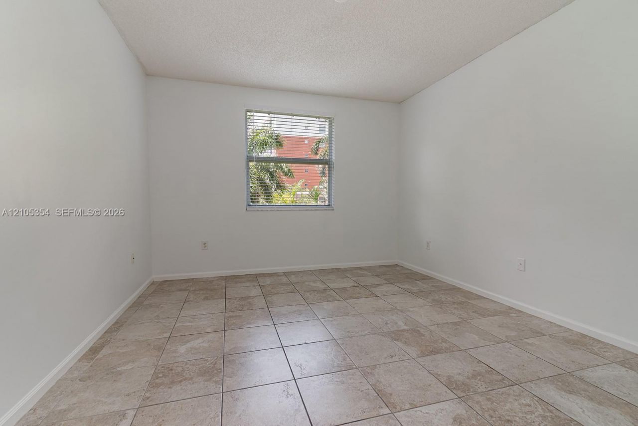 17125 N Bay Rd, Unit 3307, Sunny Isles Beach, FL 33160 Photo