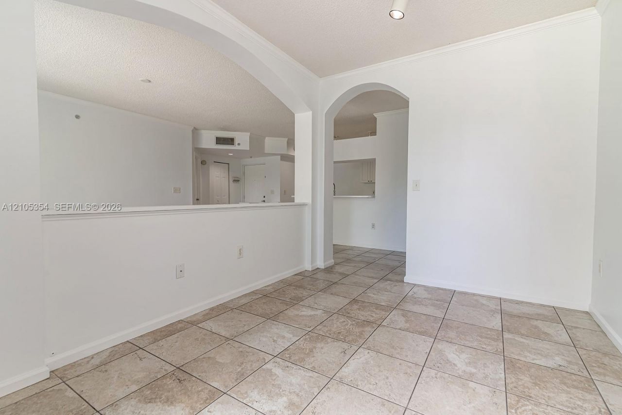 17125 N Bay Rd, Unit 3307, Sunny Isles Beach, FL 33160 Photo