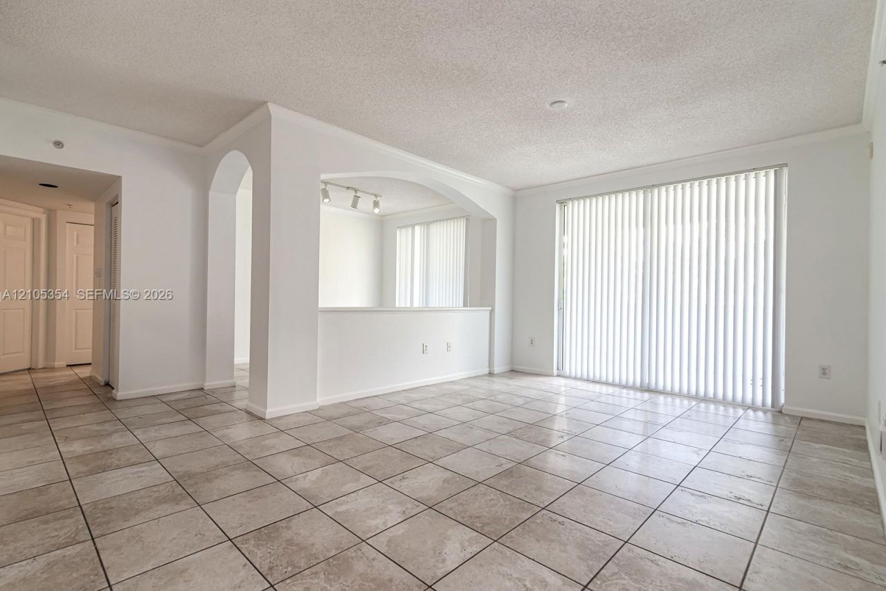 17125 N Bay Rd, Unit 3307, Sunny Isles Beach, FL 33160 Photo