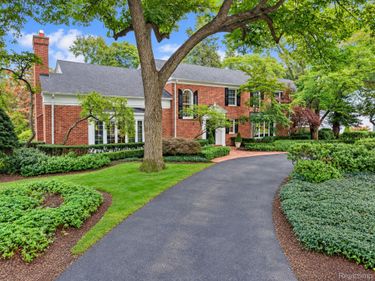 1080 N Cranbrook Road, Bloomfield Township, Mi 48301