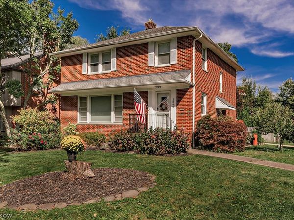 3843 Claridge Oval , University Heights, OH 44118