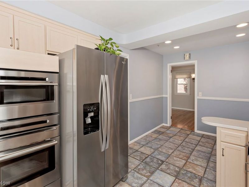 3843 Claridge Oval, University Heights, OH 44118 Photo 11