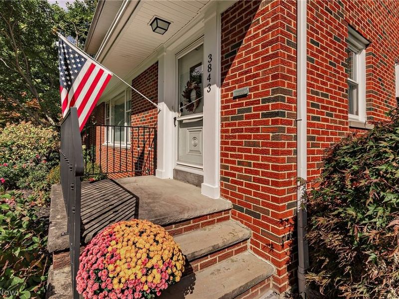 3843 Claridge Oval, University Heights, OH 44118 Photo 2