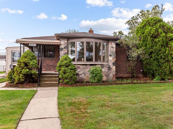 18272 Oak Avenue, Eastpointe, MI 48021