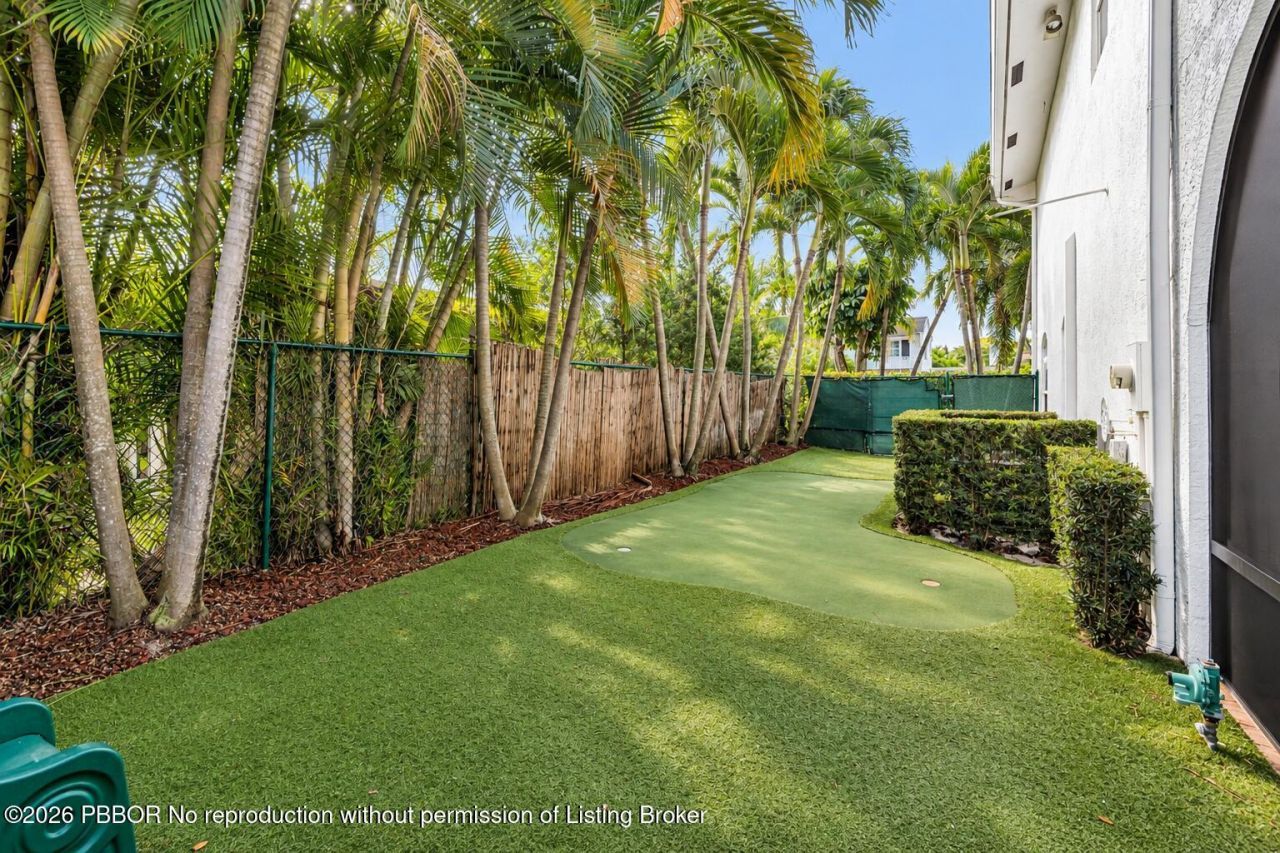 327 Monceaux Road, West Palm Beach, FL 33405 Photo